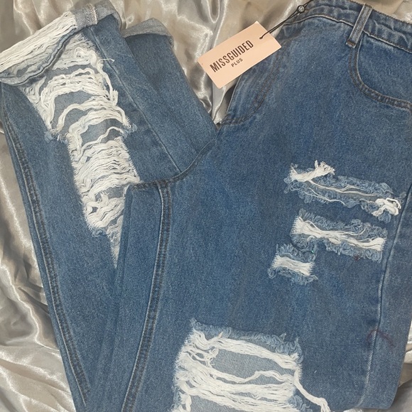 Missguided Distressed Denim Jeans Size 12 NWT - Picture 1 of 7
